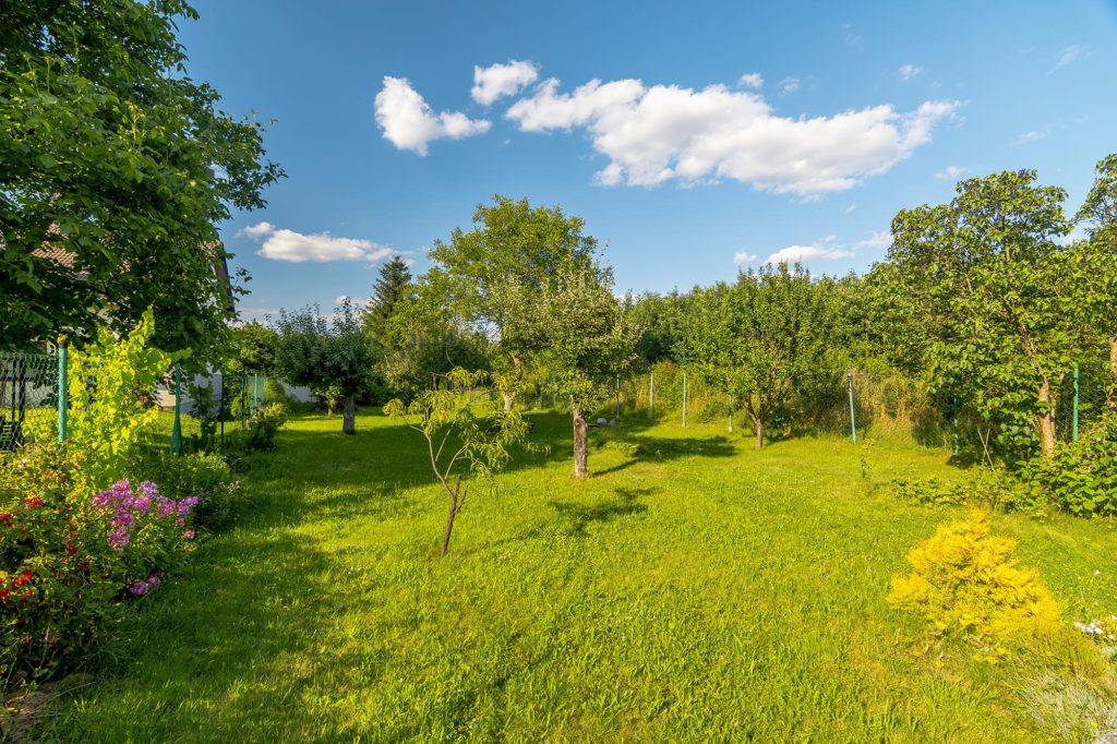 Pozemek pro stavbu RD - Újezd nad Lesy
