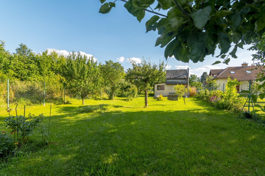 Pozemek pro stavbu RD - Újezd nad Lesy