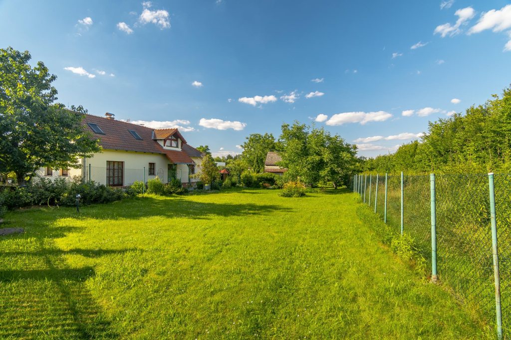 Pozemek pro stavbu RD - Újezd nad Lesy